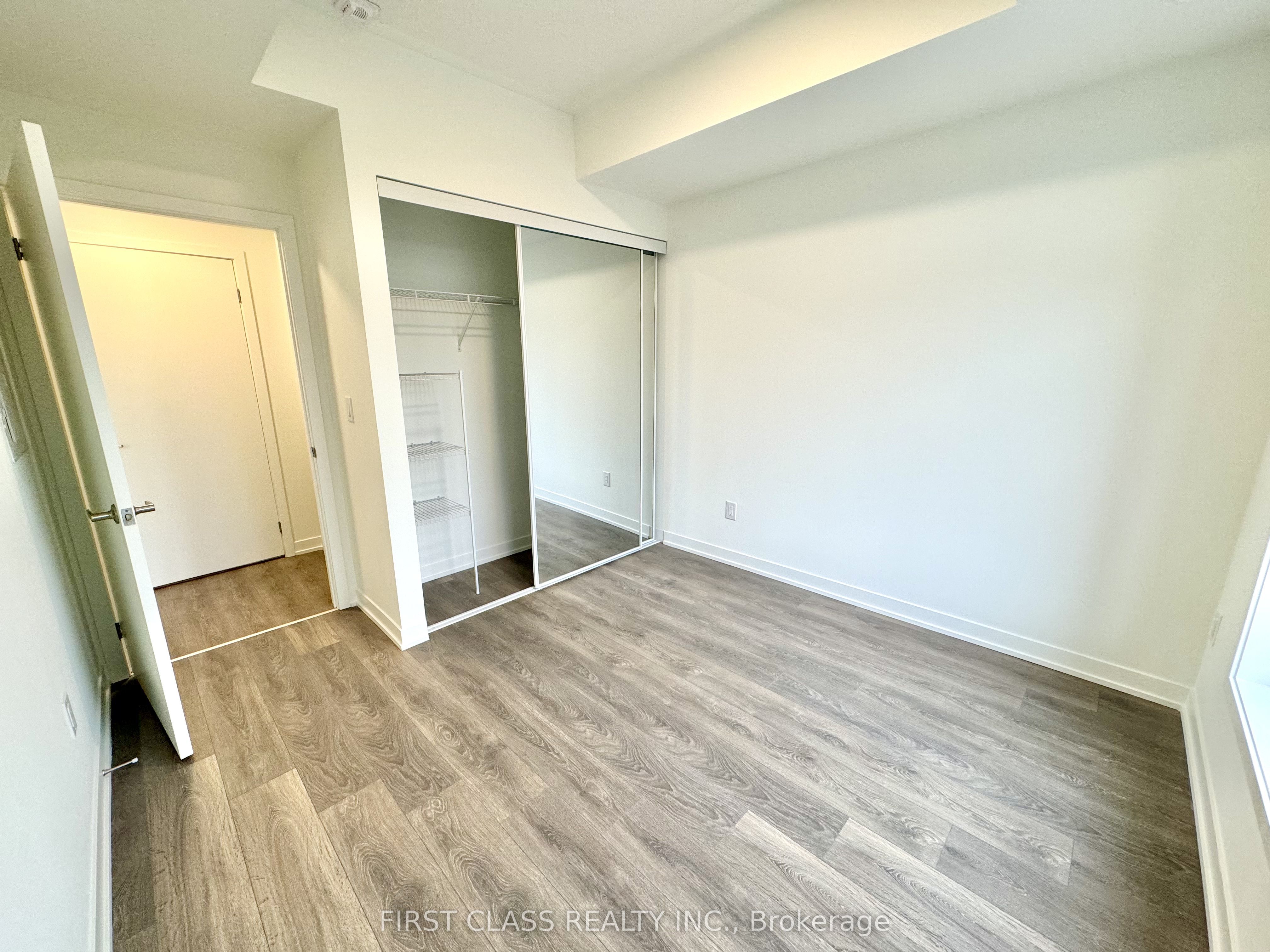 Additional image 4 of 301-165 Canon Jackson Drive, Toronto, ON, M6M 2G1