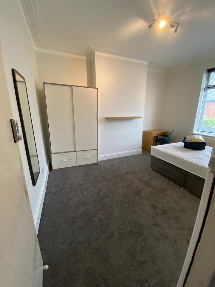 Room in a Shared House, Middleton Road, LS27, N1 7GU