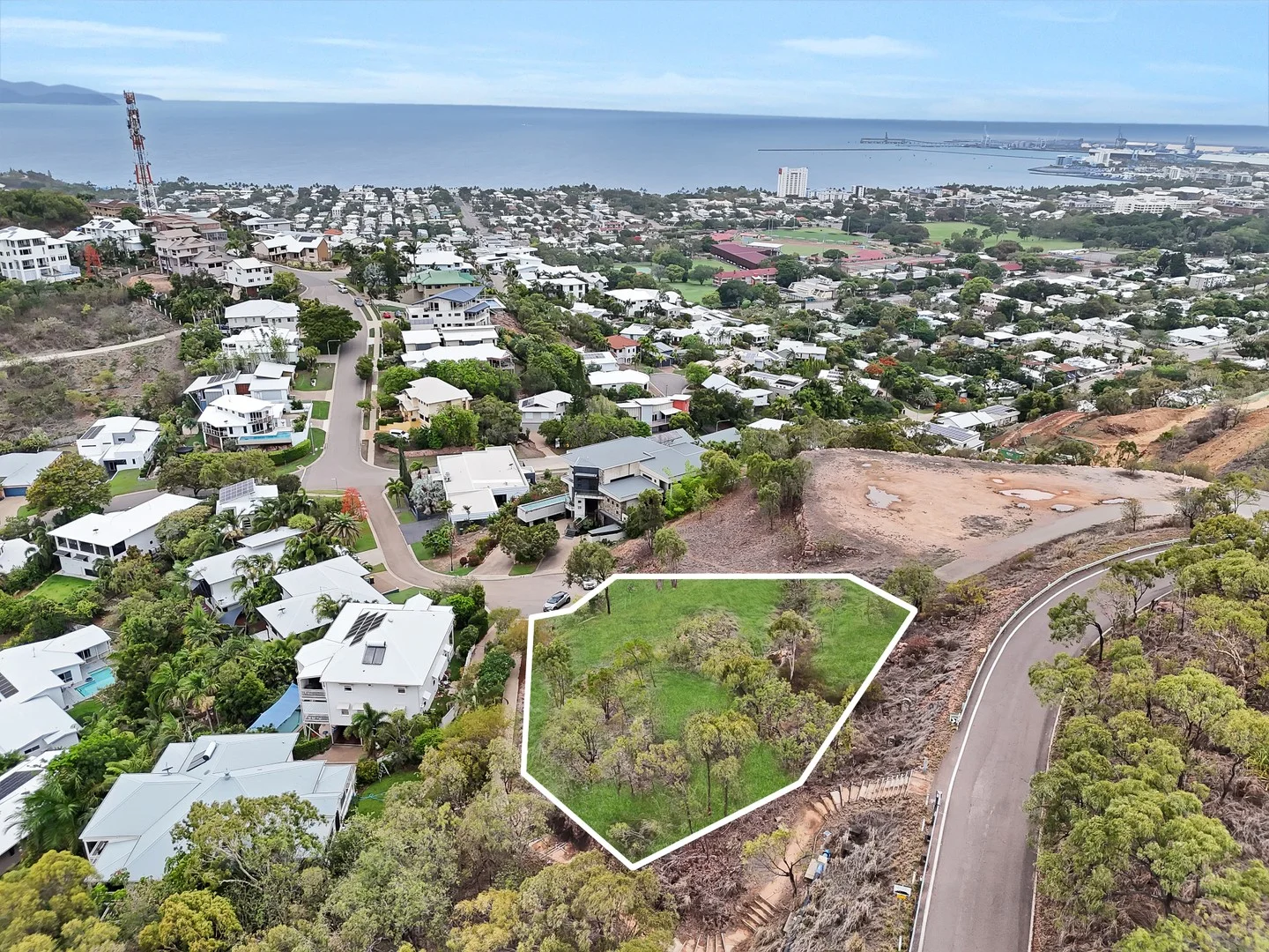 4 Balmoral Place, Castle Hill QLD 4810