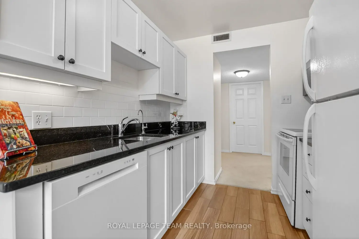 Additional image 18 of 40 Pearl Street 201