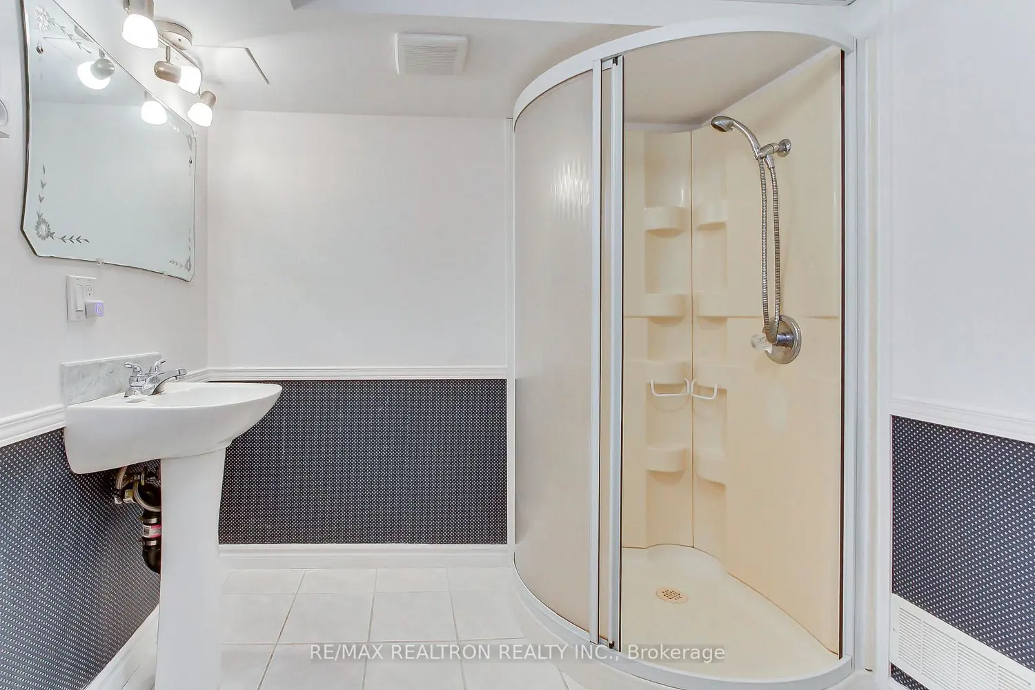 Additional image 19 of 72 Monkswood Crescent