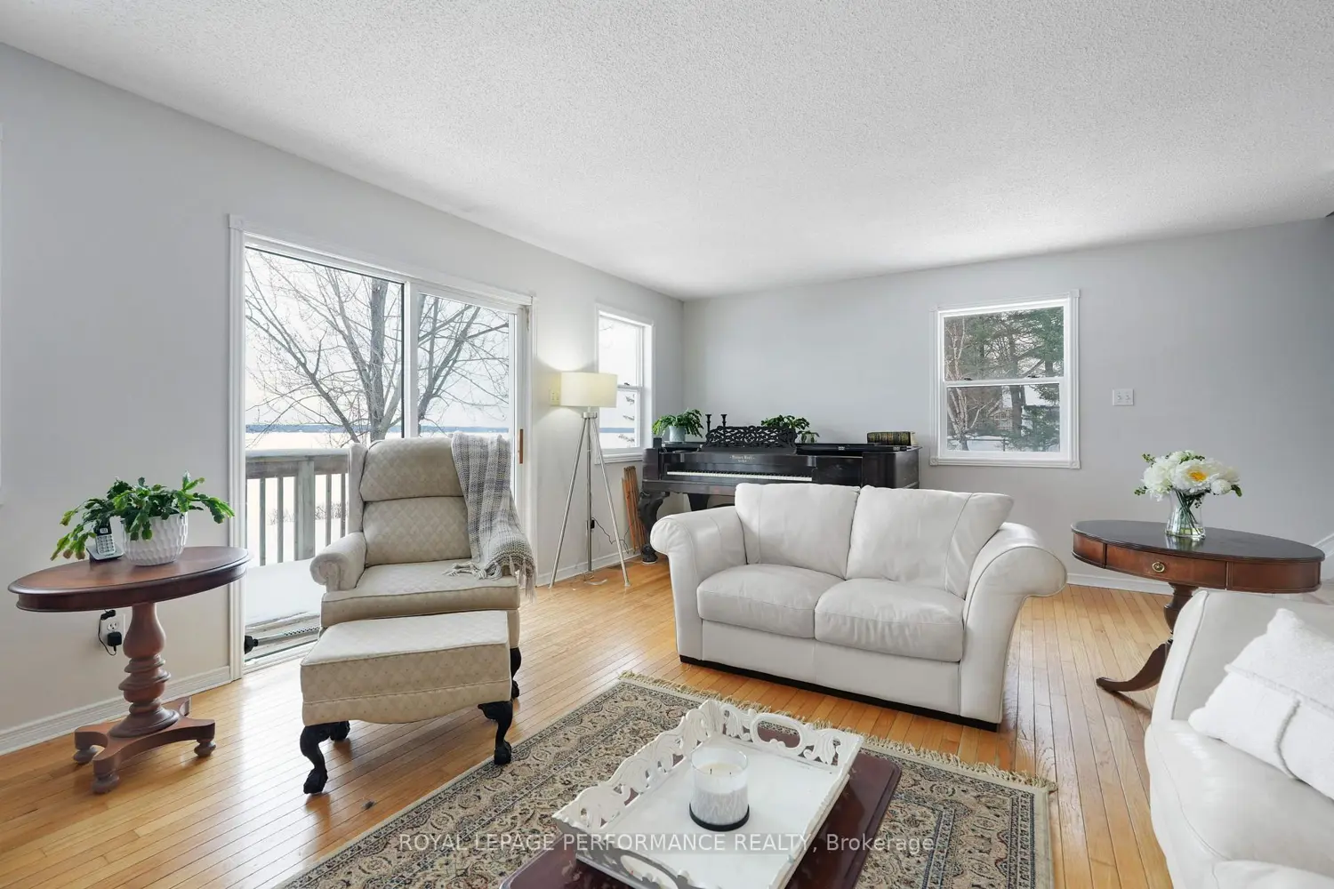 326 Bayview Drive photo 4