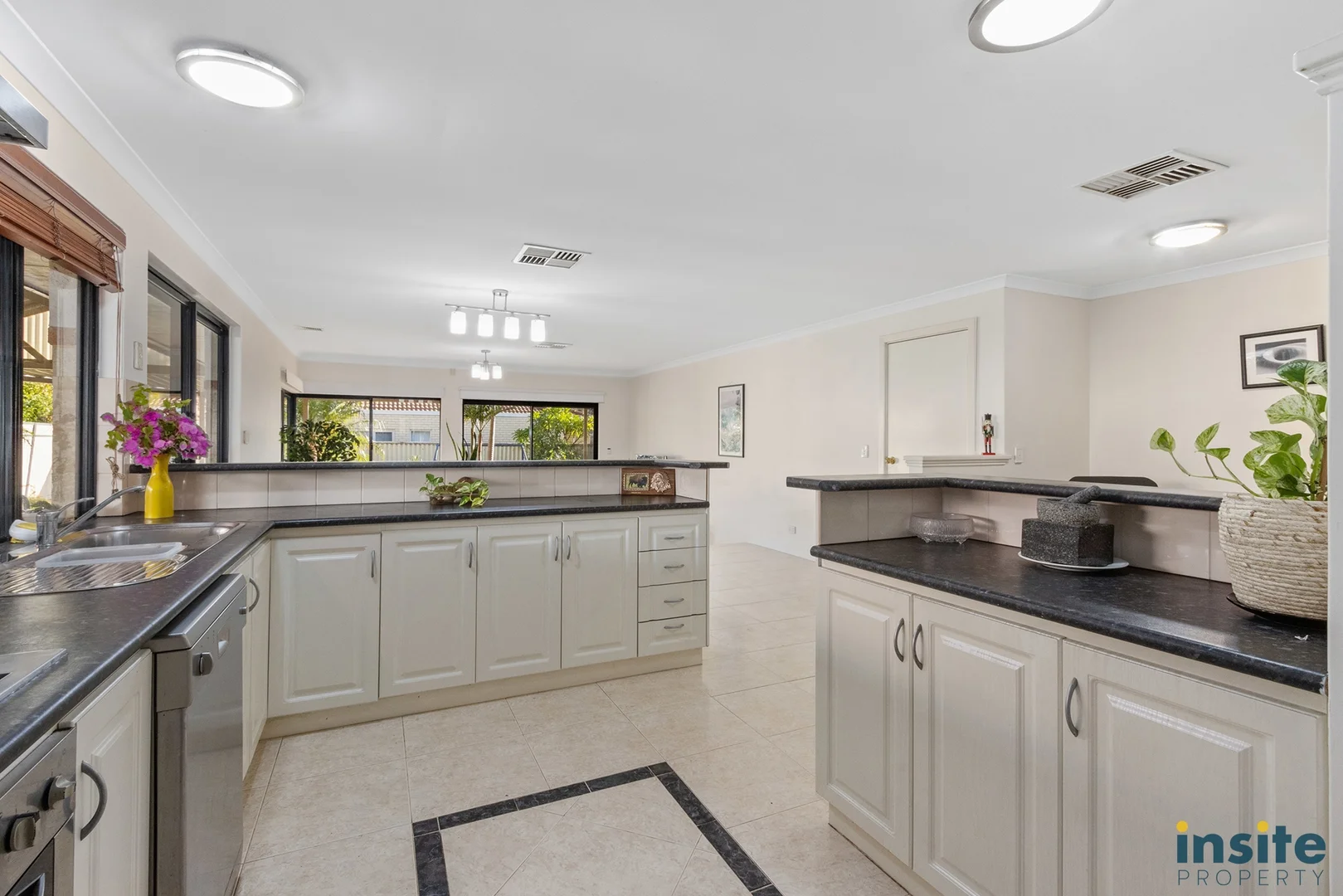 Additional image 19 of 124b Basinghall Street, East Victoria Park WA 6101