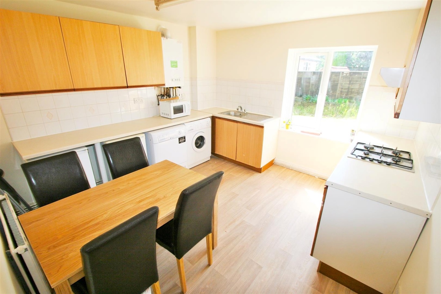3 Bed Flat, Orchard Lodge, LS6, N1 7GU