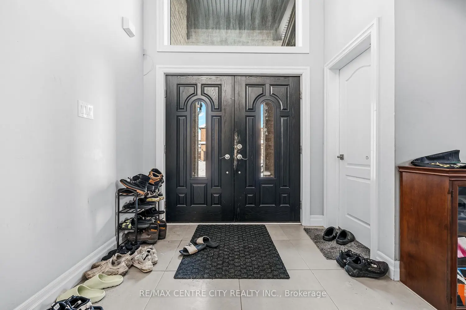 Additional image 3 of 1999 Maddex Way