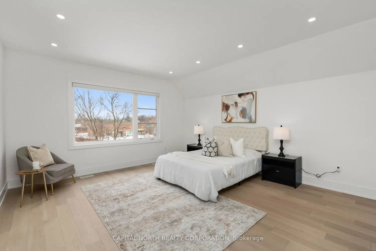 Additional image 8 of 1076 Roosevelt Road