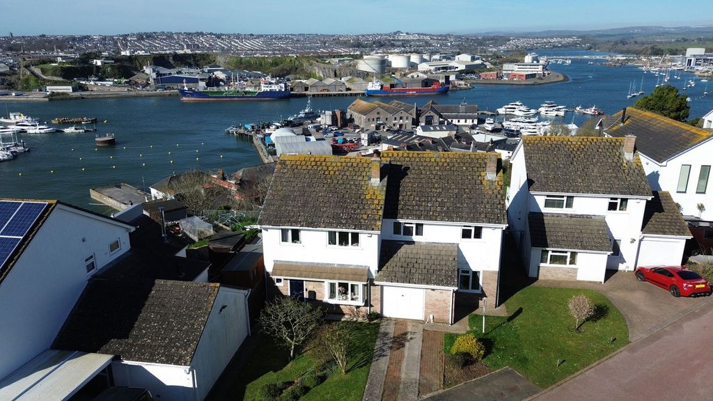 3 bed semi-detached house for saleTapson Drive, Turnchapel, Plymouth. PL9