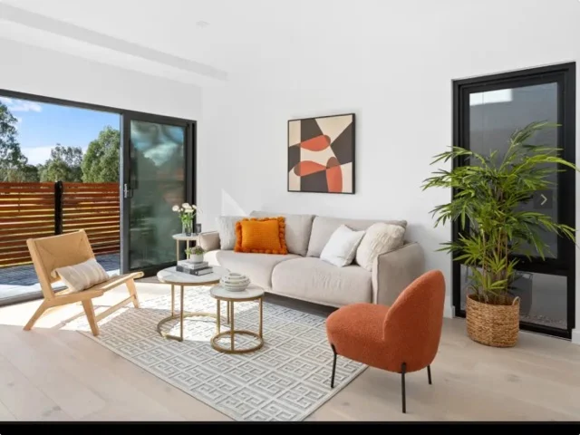 Additional image 3 of Doreen VIC 3754