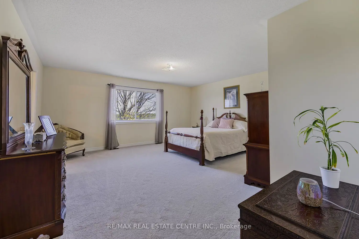 Additional image 15 of 904 O'reilly Crescent