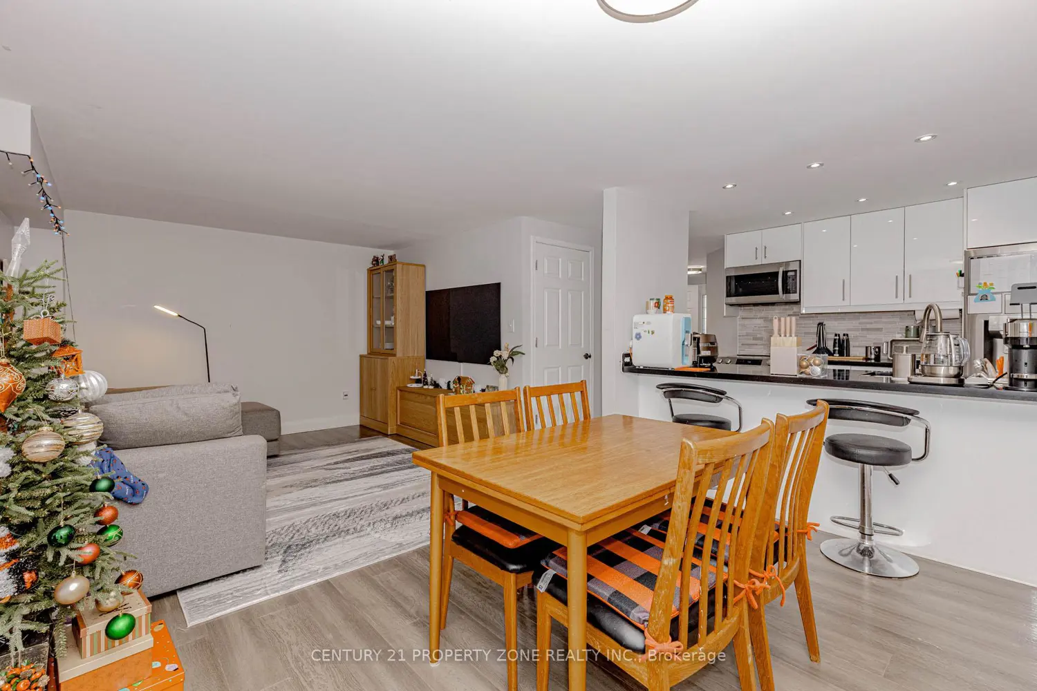 Additional image 6 of 13 White Elm Road