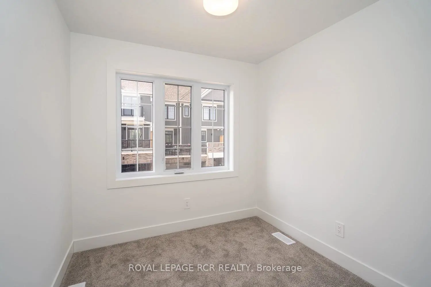 Additional image 15 of 690 Broadway Avenue 8