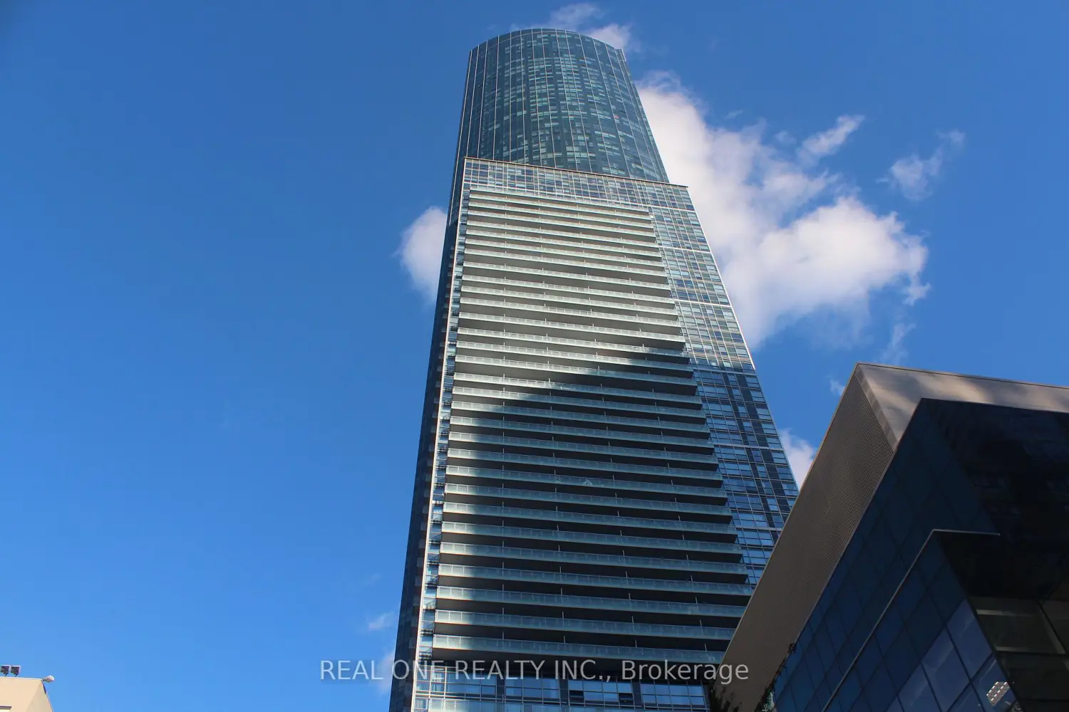 386 Yonge Street 4010