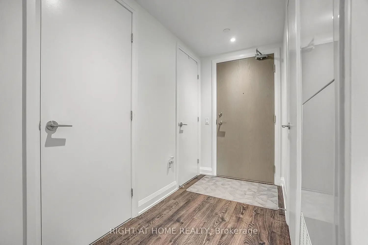 4800 Highway 7 810 photo 2