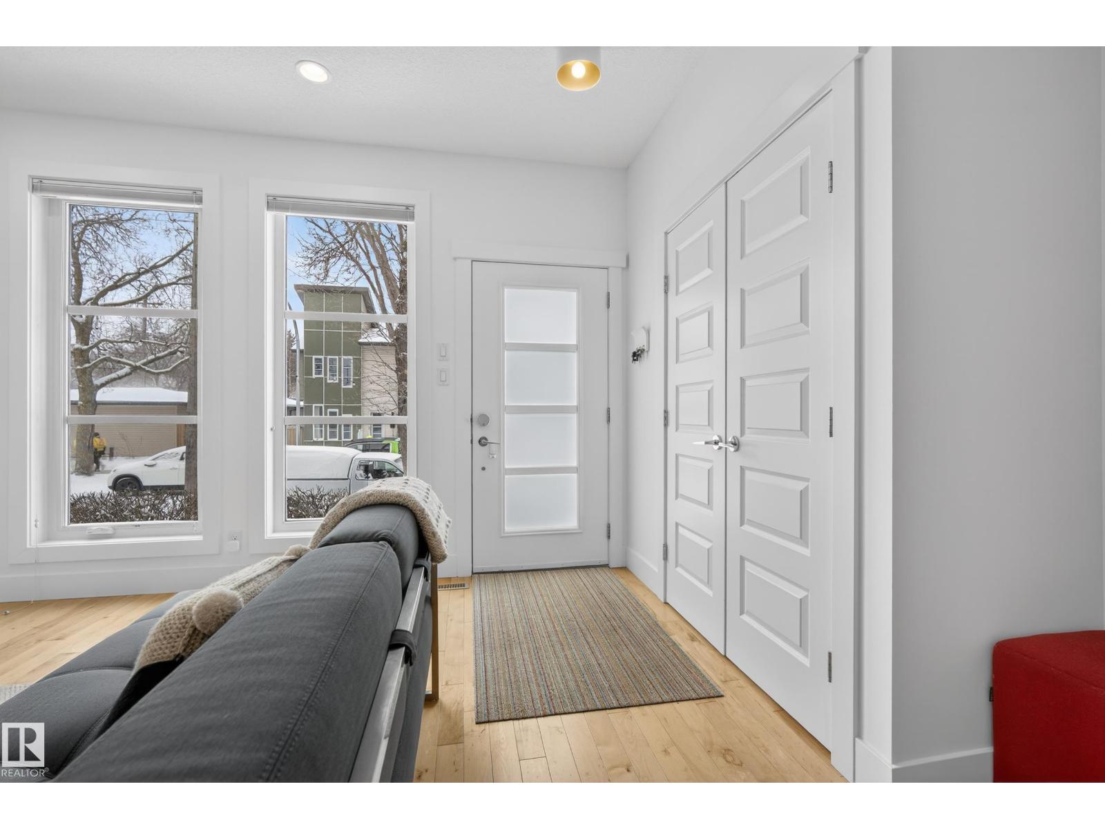Additional image 2 of 9012 92 Avenue NW, Edmonton, AB, T6C4A1