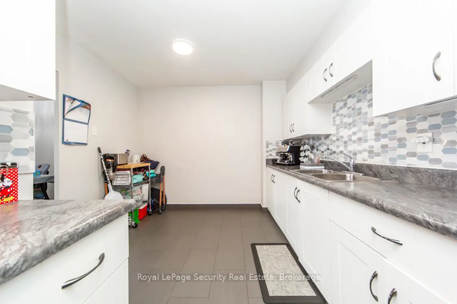 Additional image 9 of 85 Emmett Avenue 2106