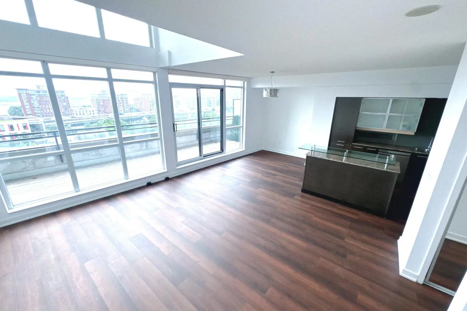 Additional image 6 of 8 Telegram Mews 833
