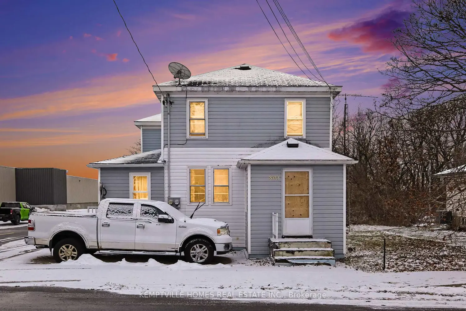 Additional image 3 of 803 St Lawrence Street