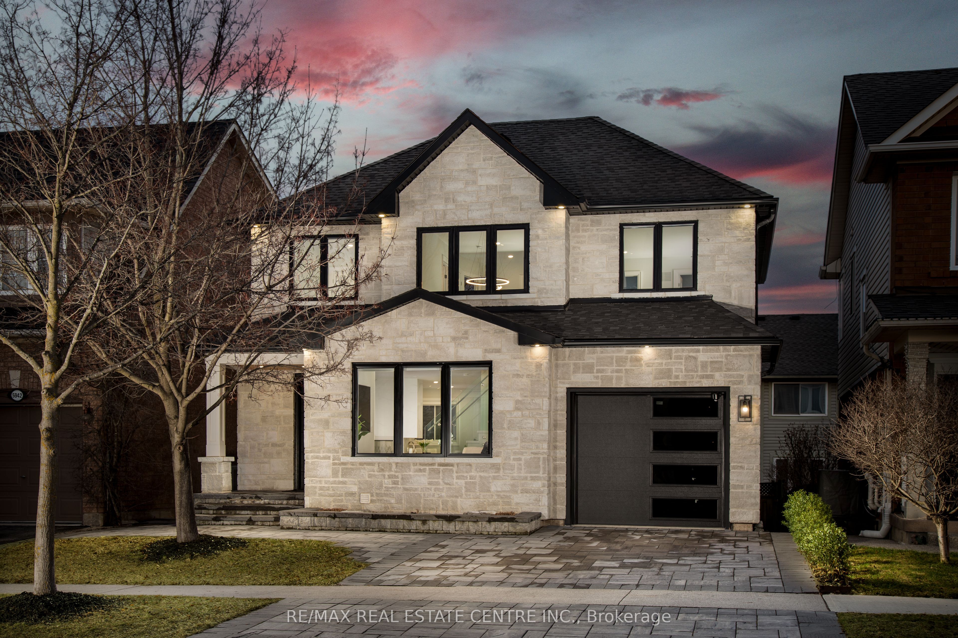 5940 Blue Spruce Avenue, Burlington, ON, L7L 6T2
