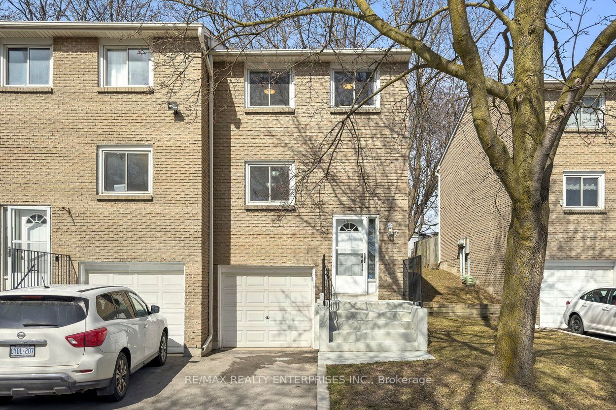 7-121 Morgan Avenue, Kitchener, ON, N2A 2M4
