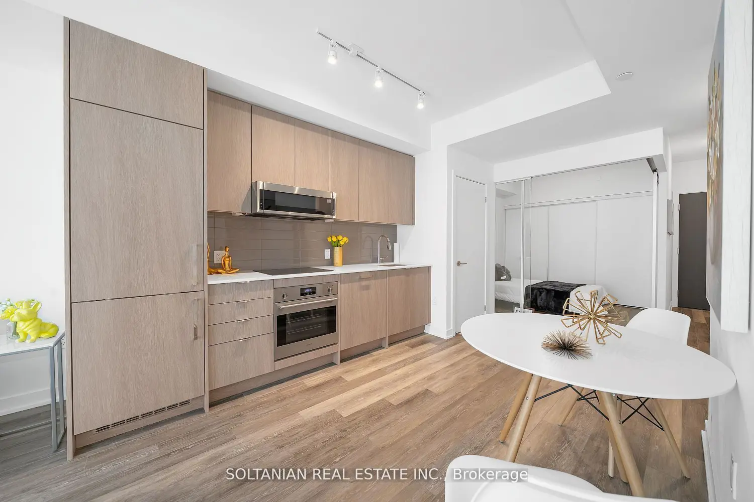 Additional image 5 of 250 Lawrence Avenue 320