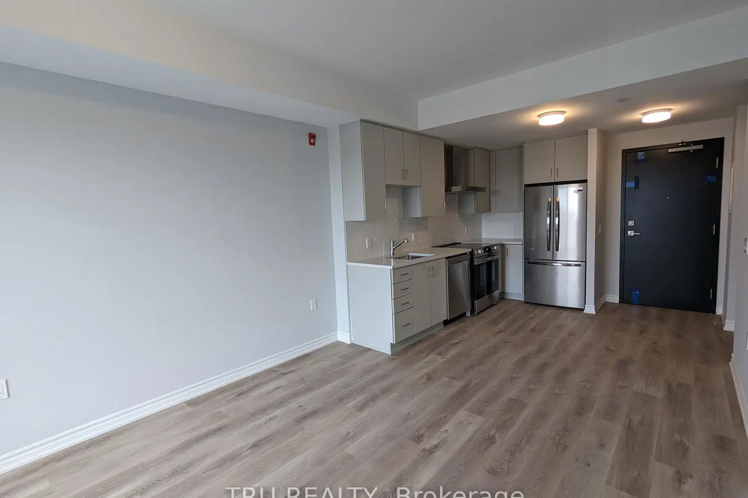 1350 Hemlock Road 417 photo 4