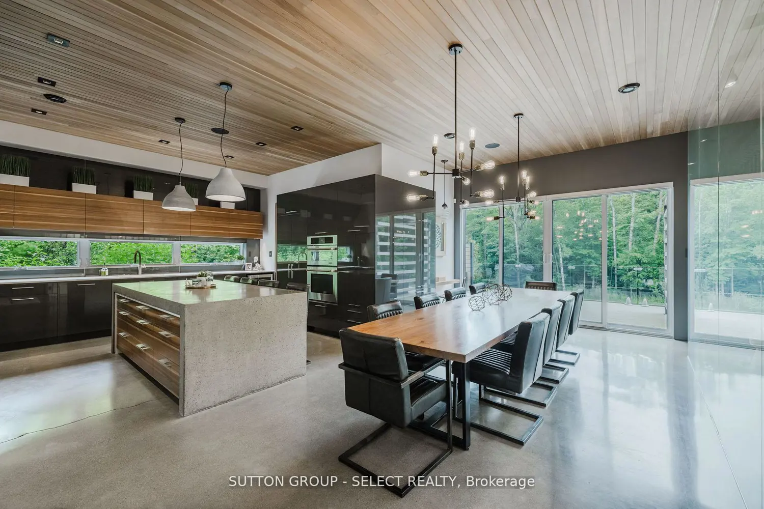 Additional image 3 of 9385 Elviage Drive