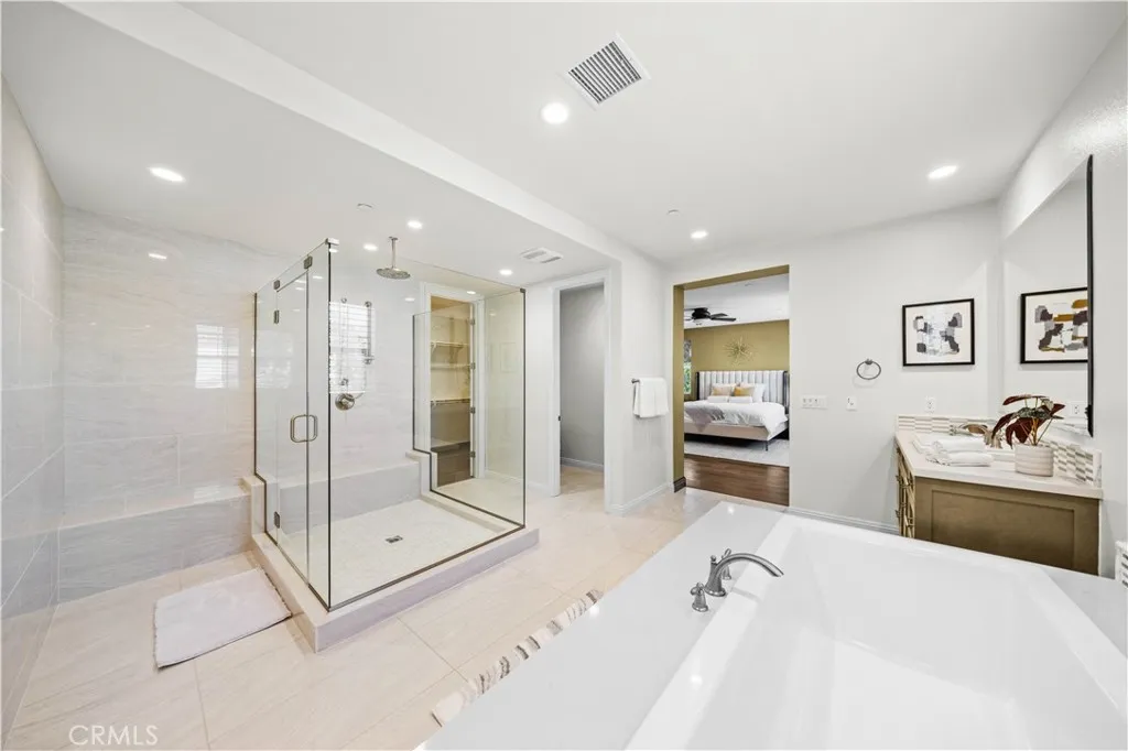 Additional image 96 of 127 Cruiser, Irvine, CA 92618