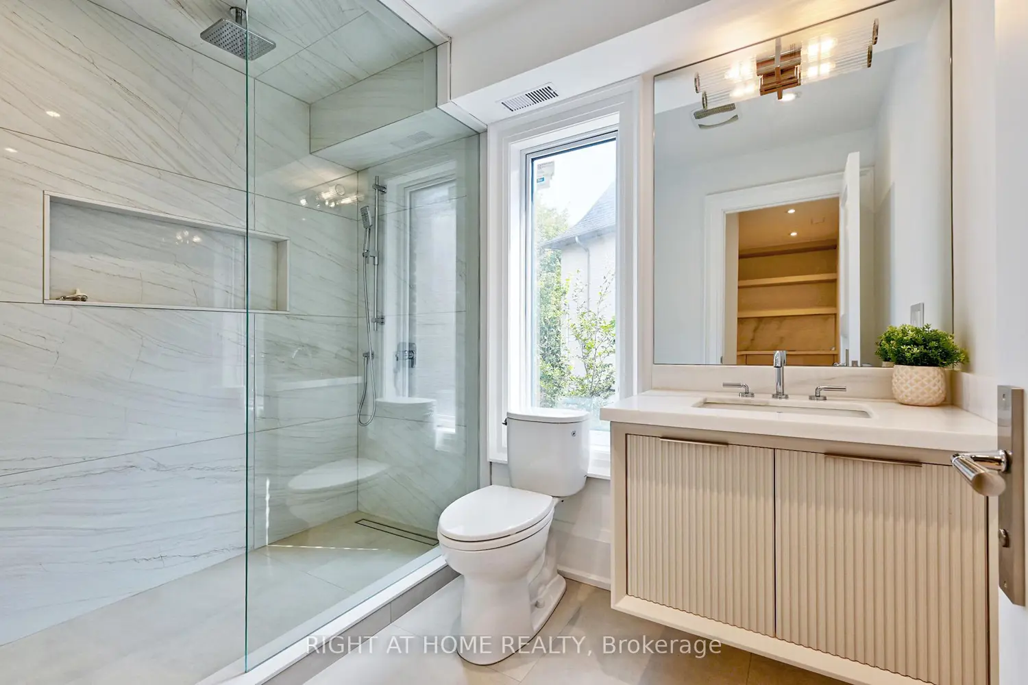 Additional image 7 of 27 Hurlingham Crescent