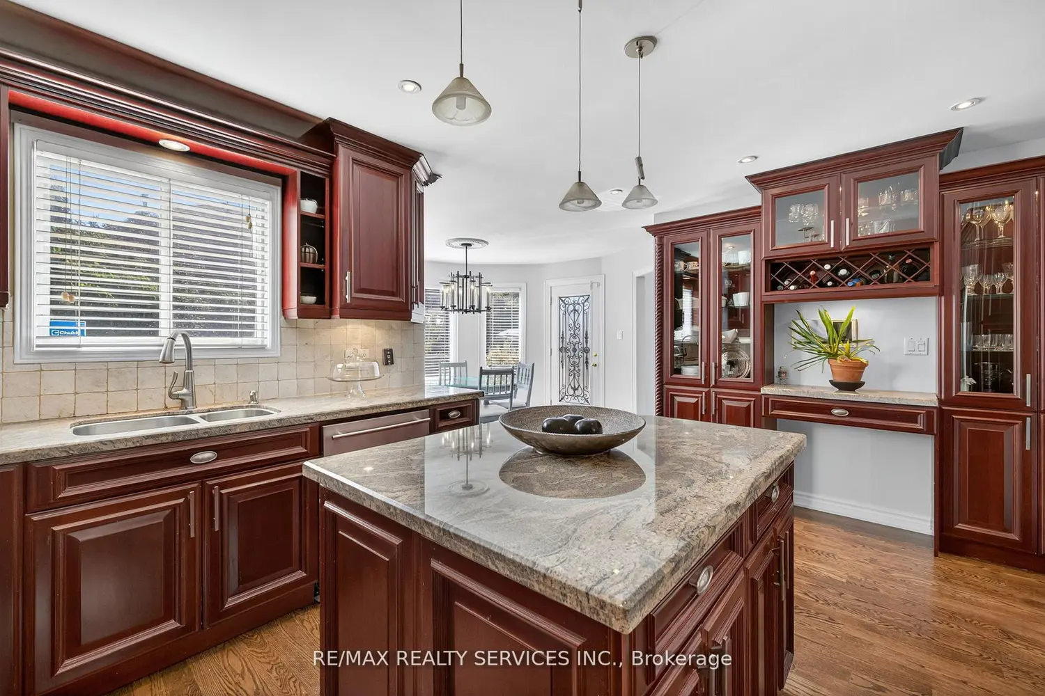 Additional image 4 of 124 Royal Valley Drive