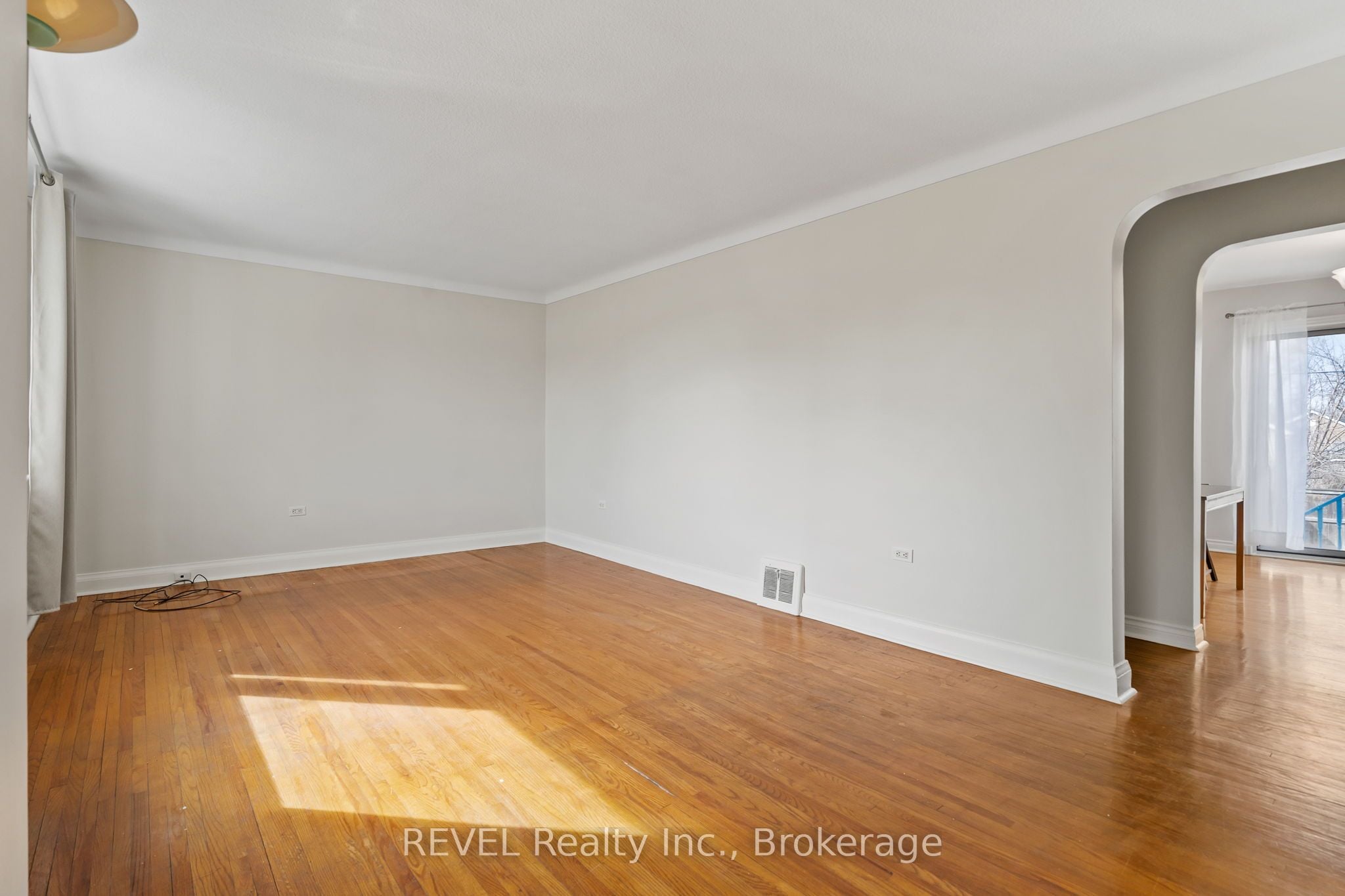 Additional image 4 of 11 Melrose Avenue, St. Catharines, ON, L2P 2E3