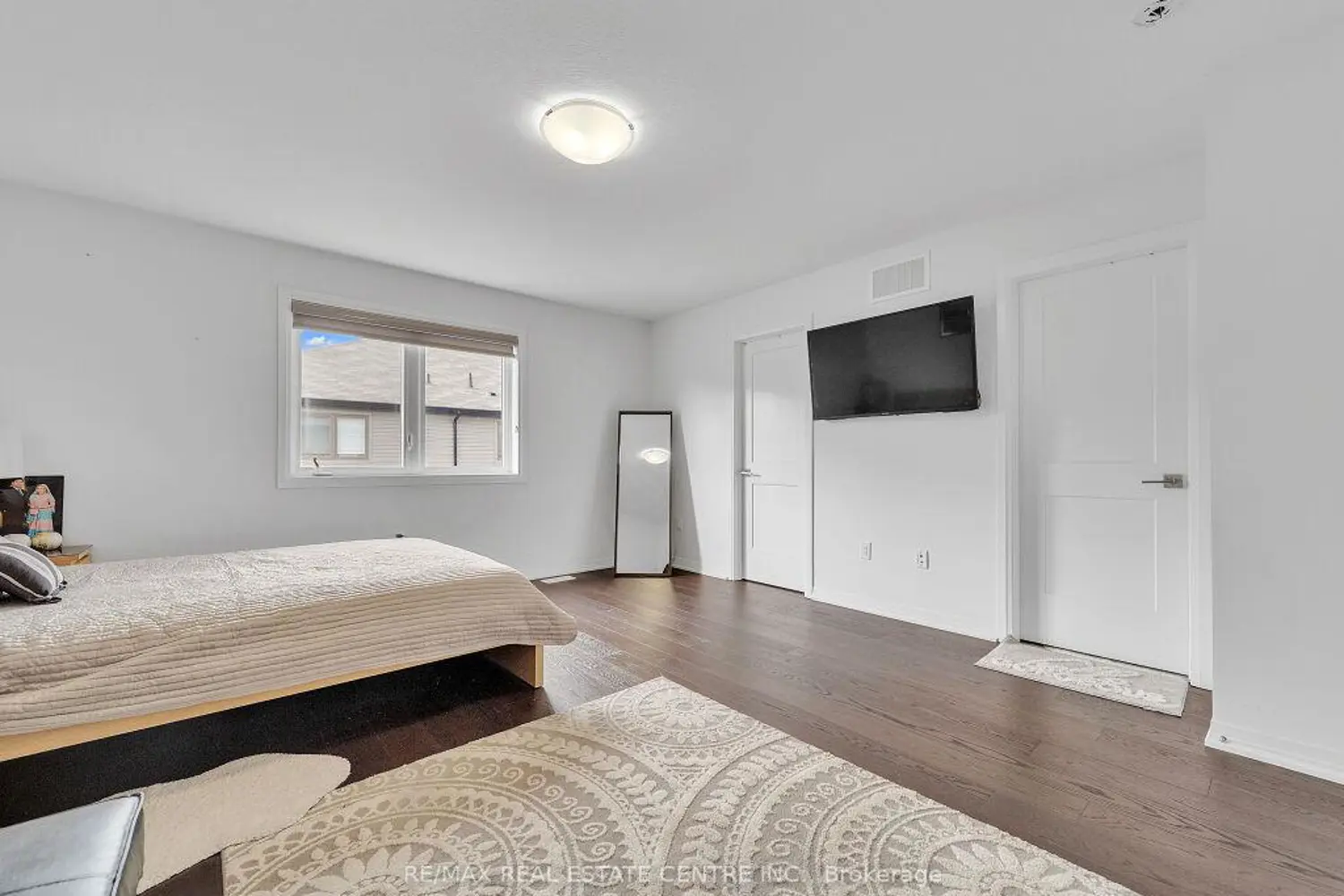 Additional image 16 of 30 Times Square Boulevard 177