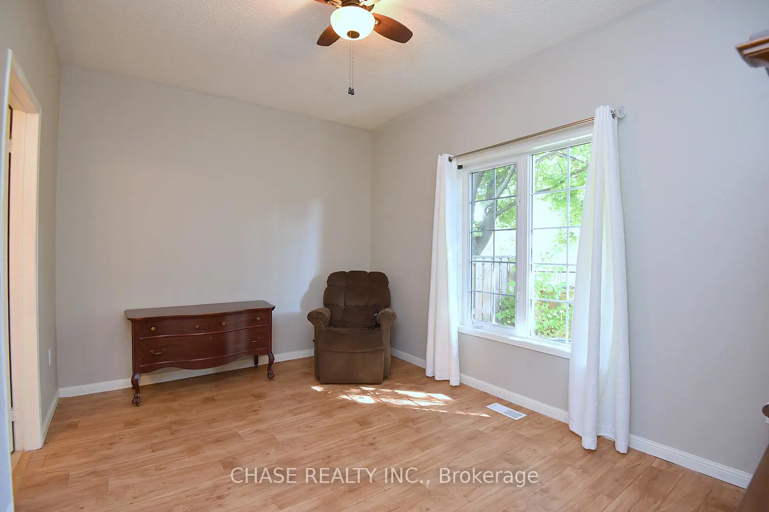 Additional image 11 of 157 Silverbirch Boulevard