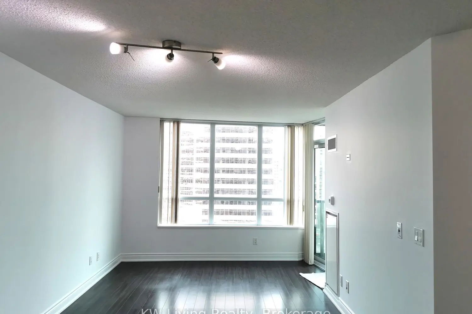 Additional image 8 of 15 Greenview Avenue 1502
