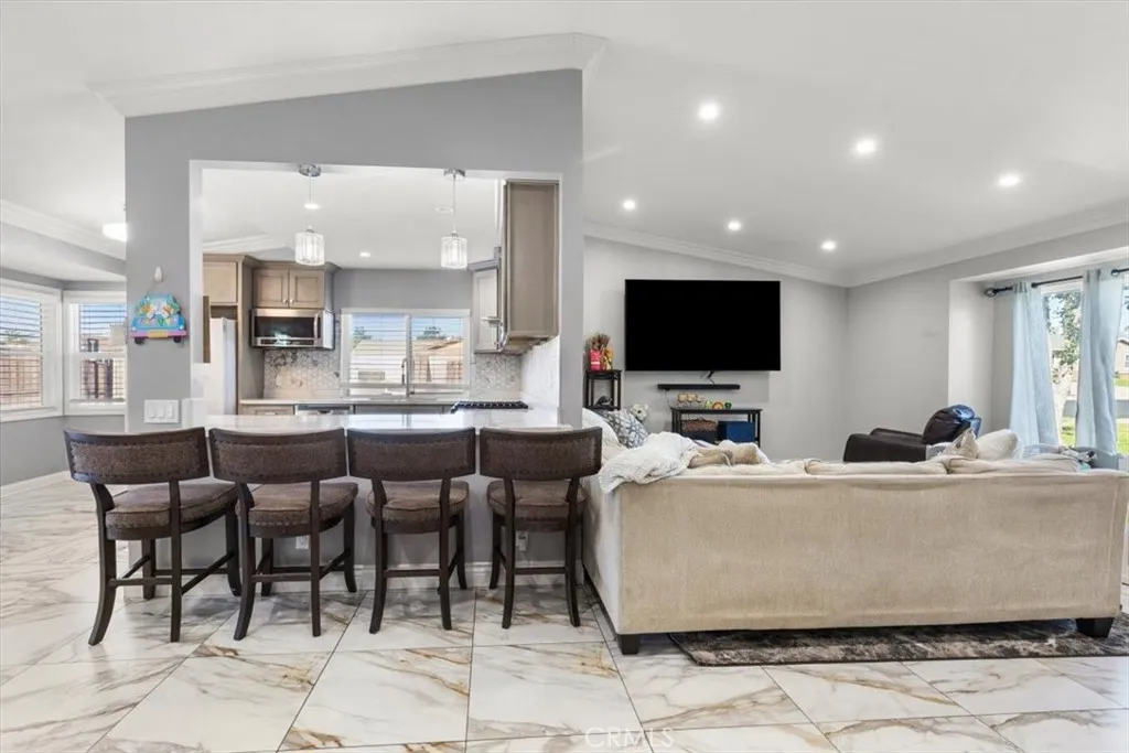 Additional image 10 of 661 Woodhill St, Rialto, CA 92376