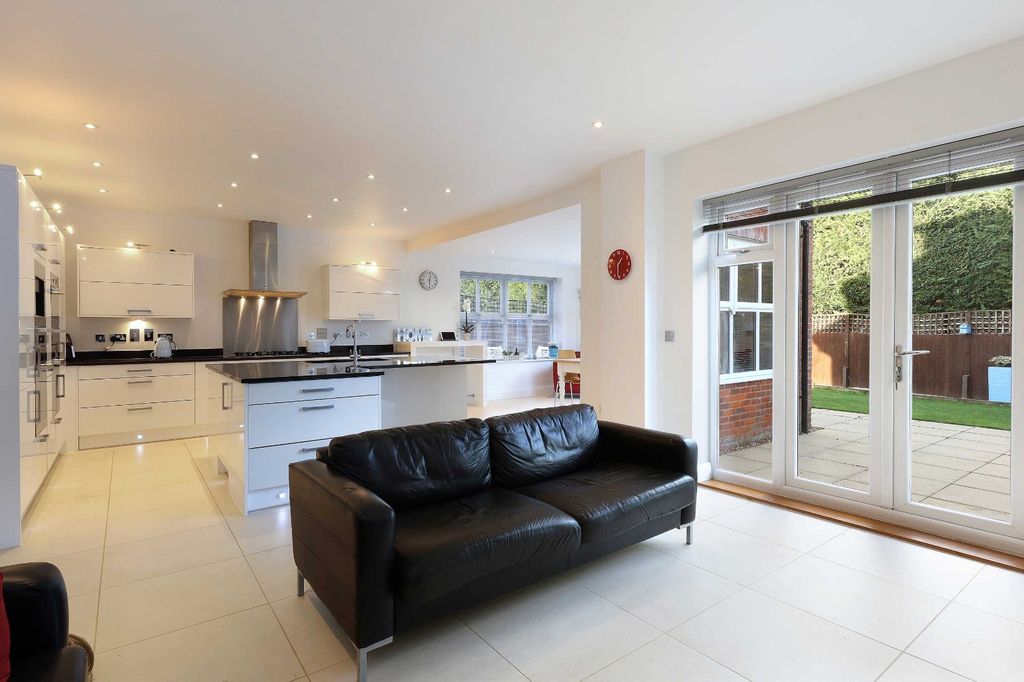 Additional image 7 of 6 bed detached house for saleBarton Drive, Beaconsfield, Buckinghamshire HP9
