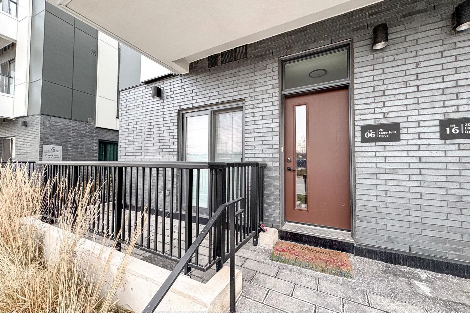 Additional image 3 of 20 Lagerfeld Drive 06