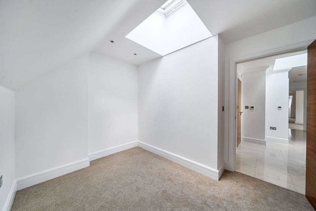 Additional image 14 of 3 bed flat for saleGower Road, Weybridge KT13