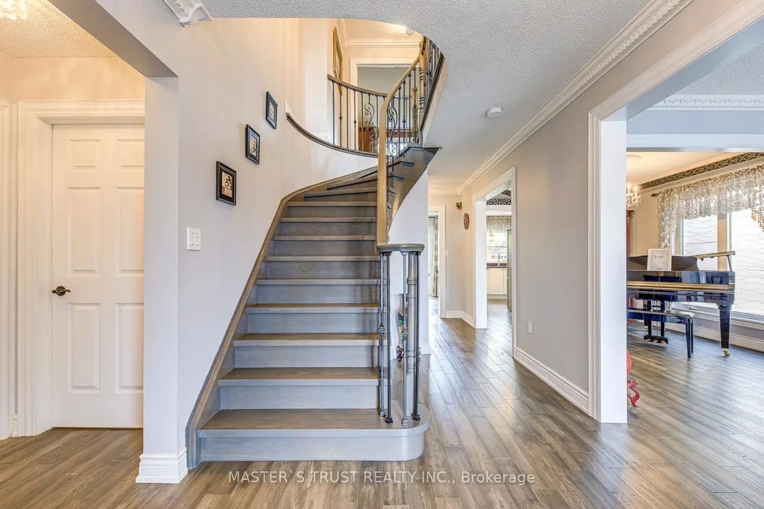 Additional image 12 of 66 Snow Leopard Court