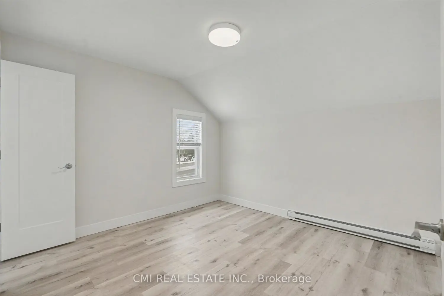 Additional image 13 of 2546 Wilson Street