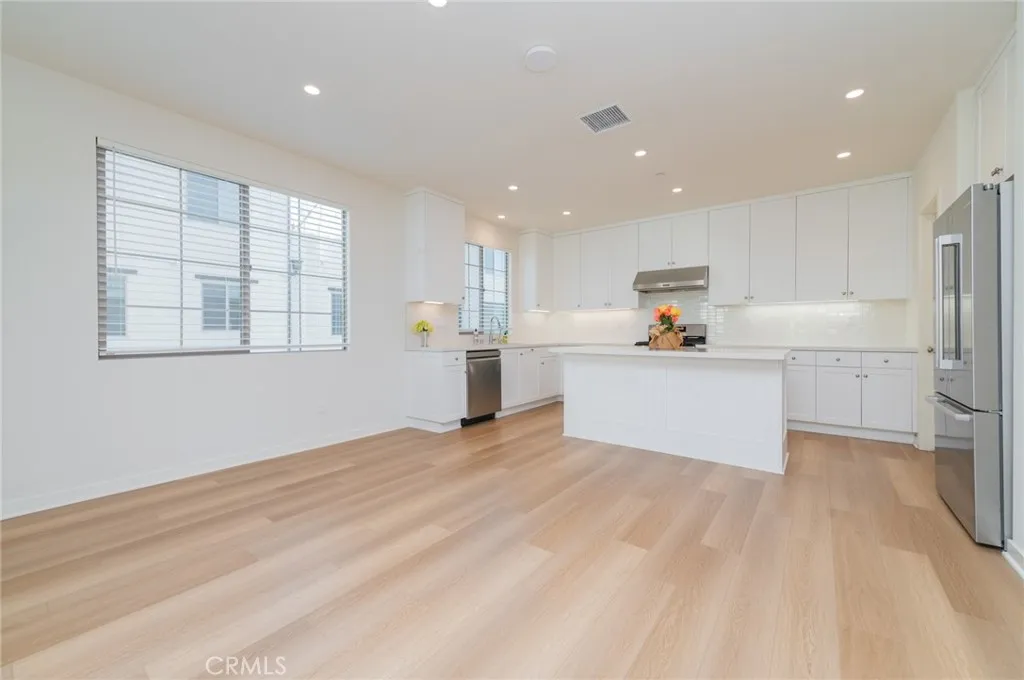 Additional image 13 of 723 Spring Garden Gdn, Irvine, CA 92618