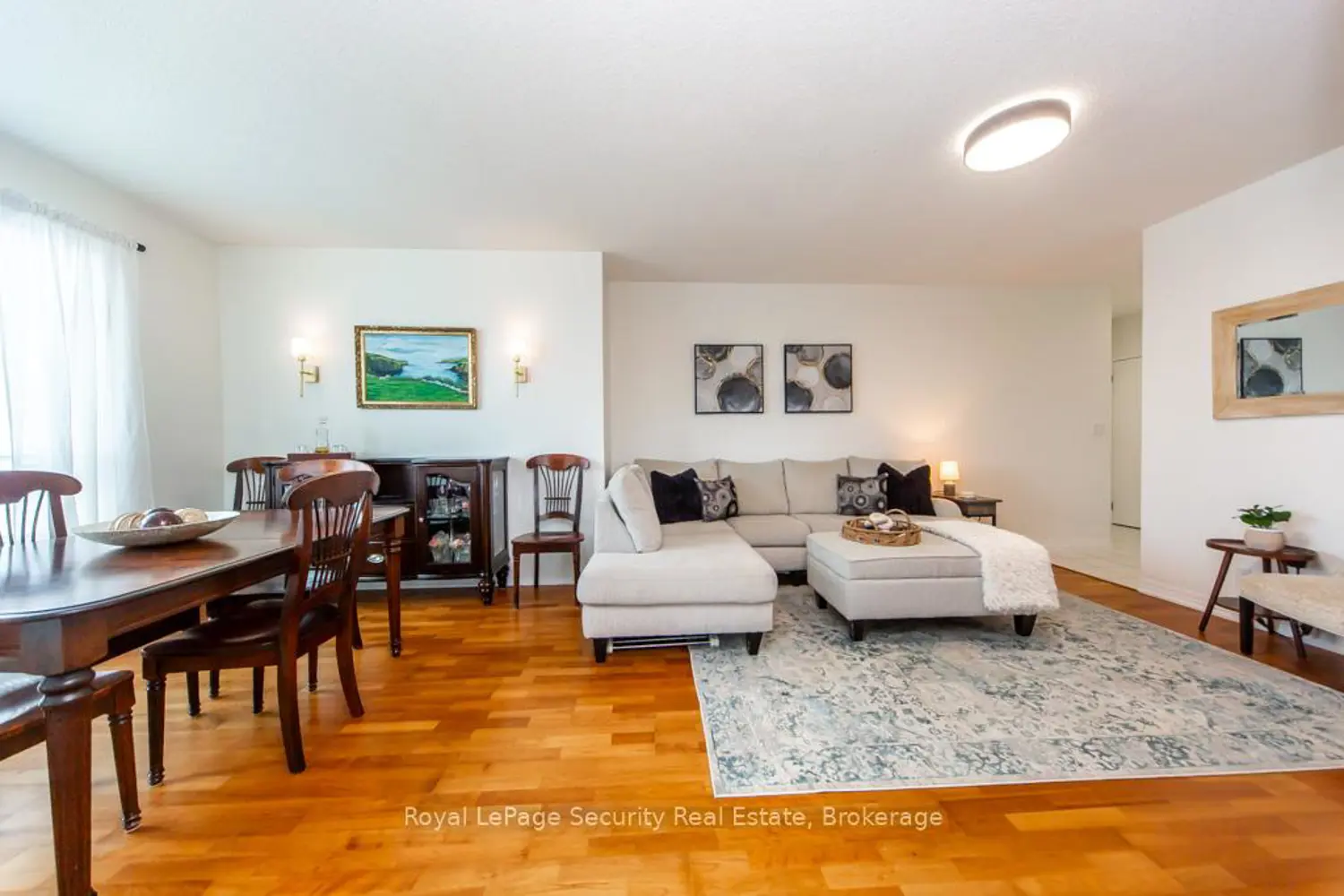 Additional image 4 of 38 Fontenay Court 1402