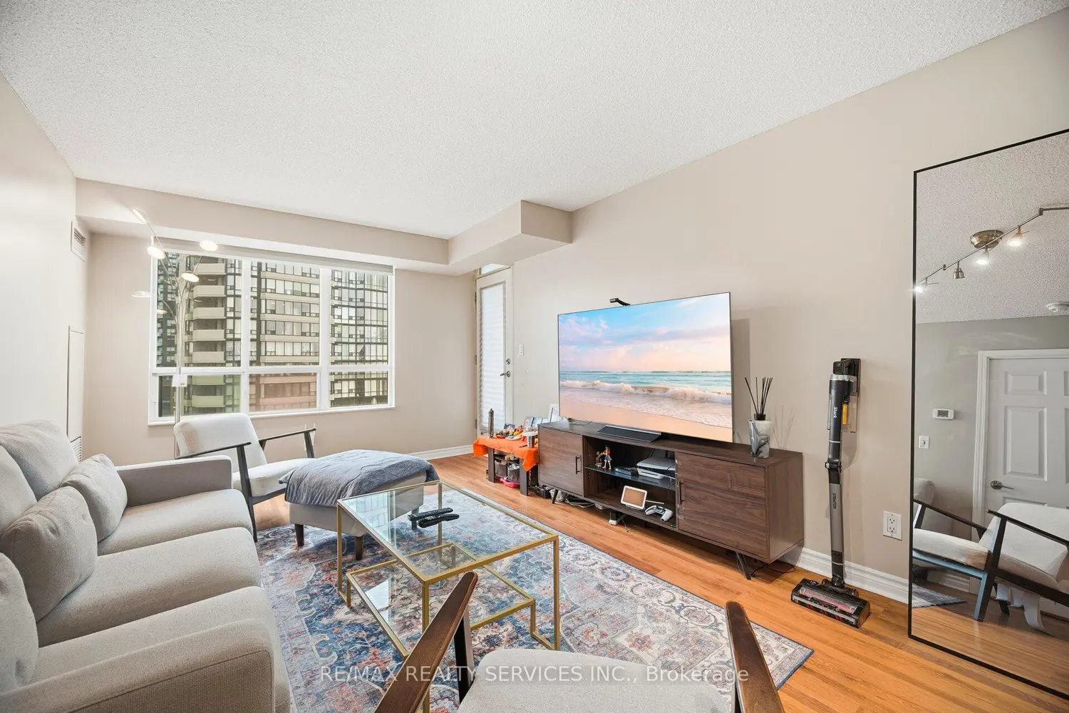 Additional image 5 of 335 Rathburn Road 909