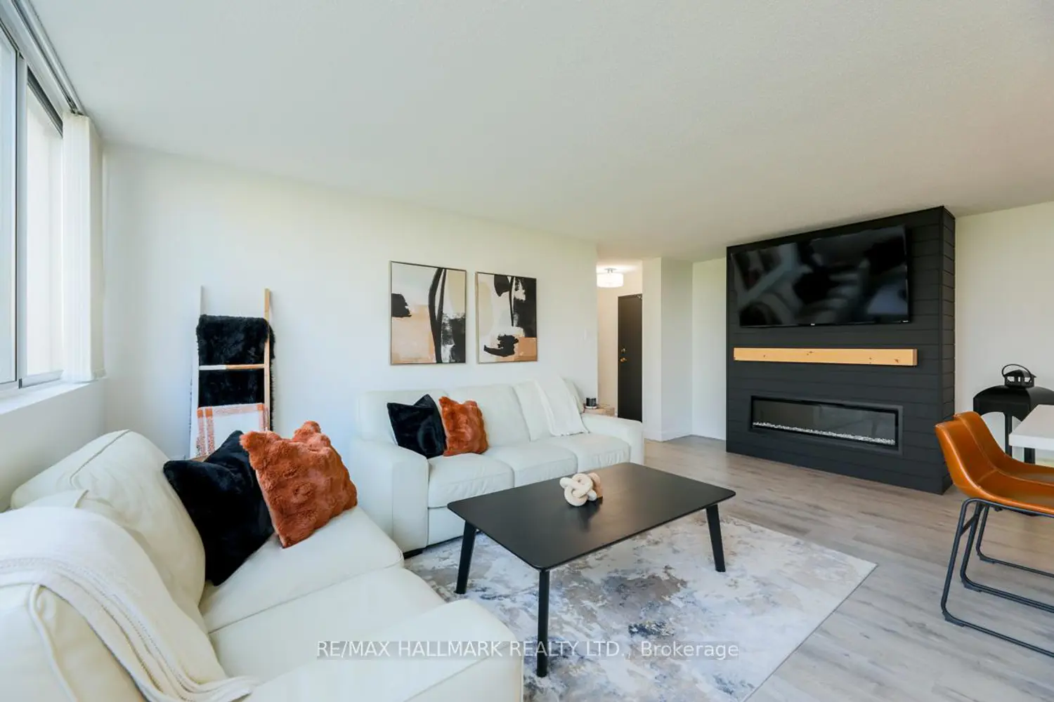 Additional image 2 of 3590 Kaneff Crescent 702