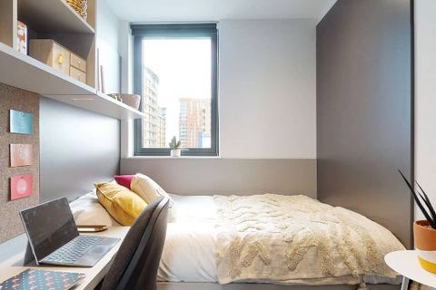 Holbrook House, Victoria Road W3, Room to rent