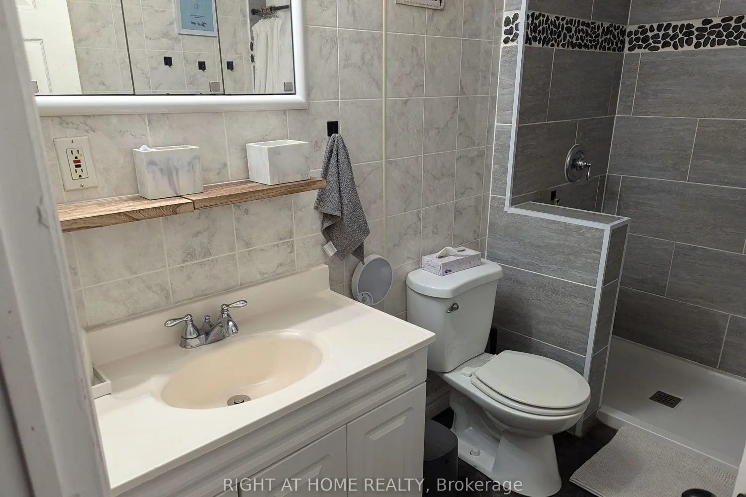 Additional image 11 of 521 Mccool Street