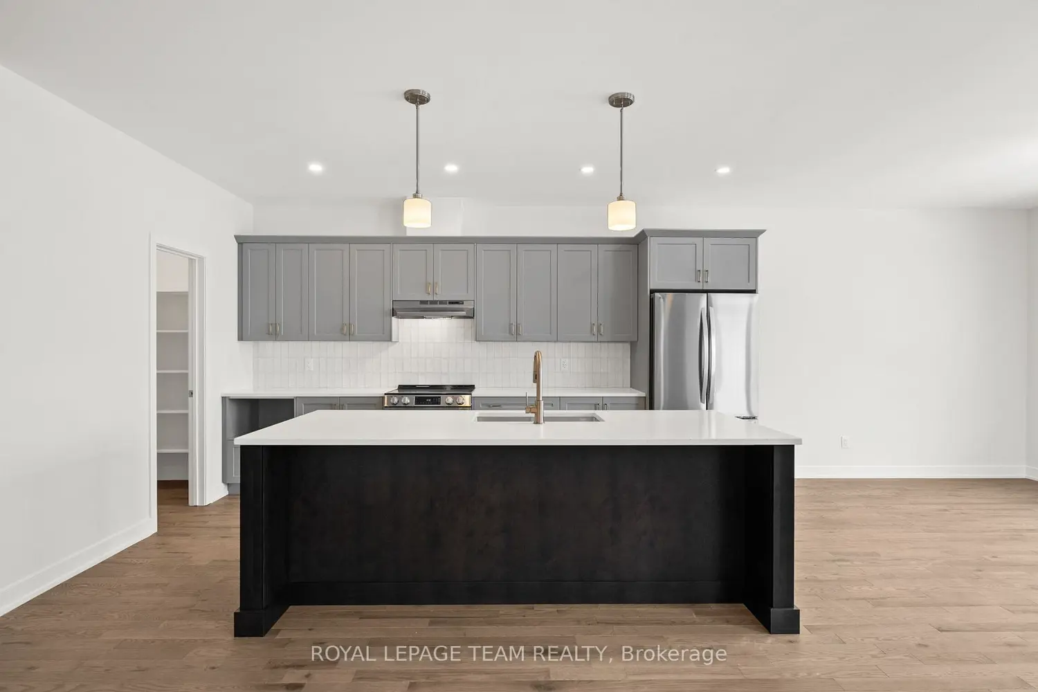 Additional image 6 of 1086 Moore Street