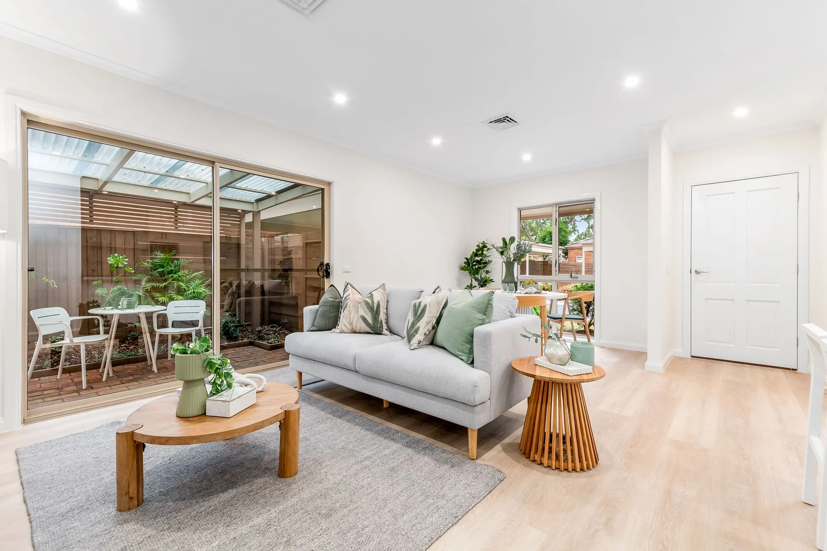 002/8 Pottage Circuit, Macleod VIC 3085