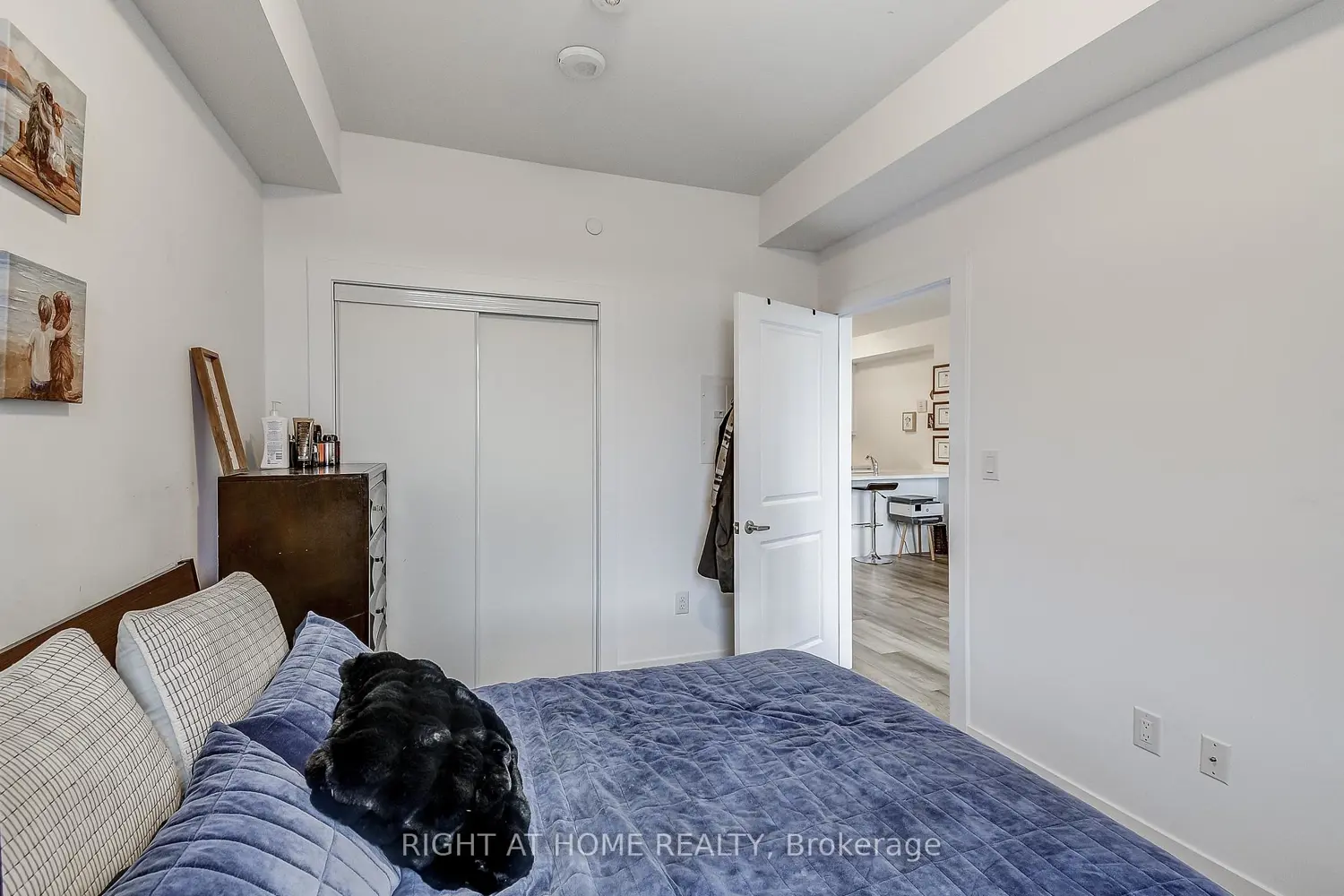 Additional image 11 of 470 Dundas Street 604