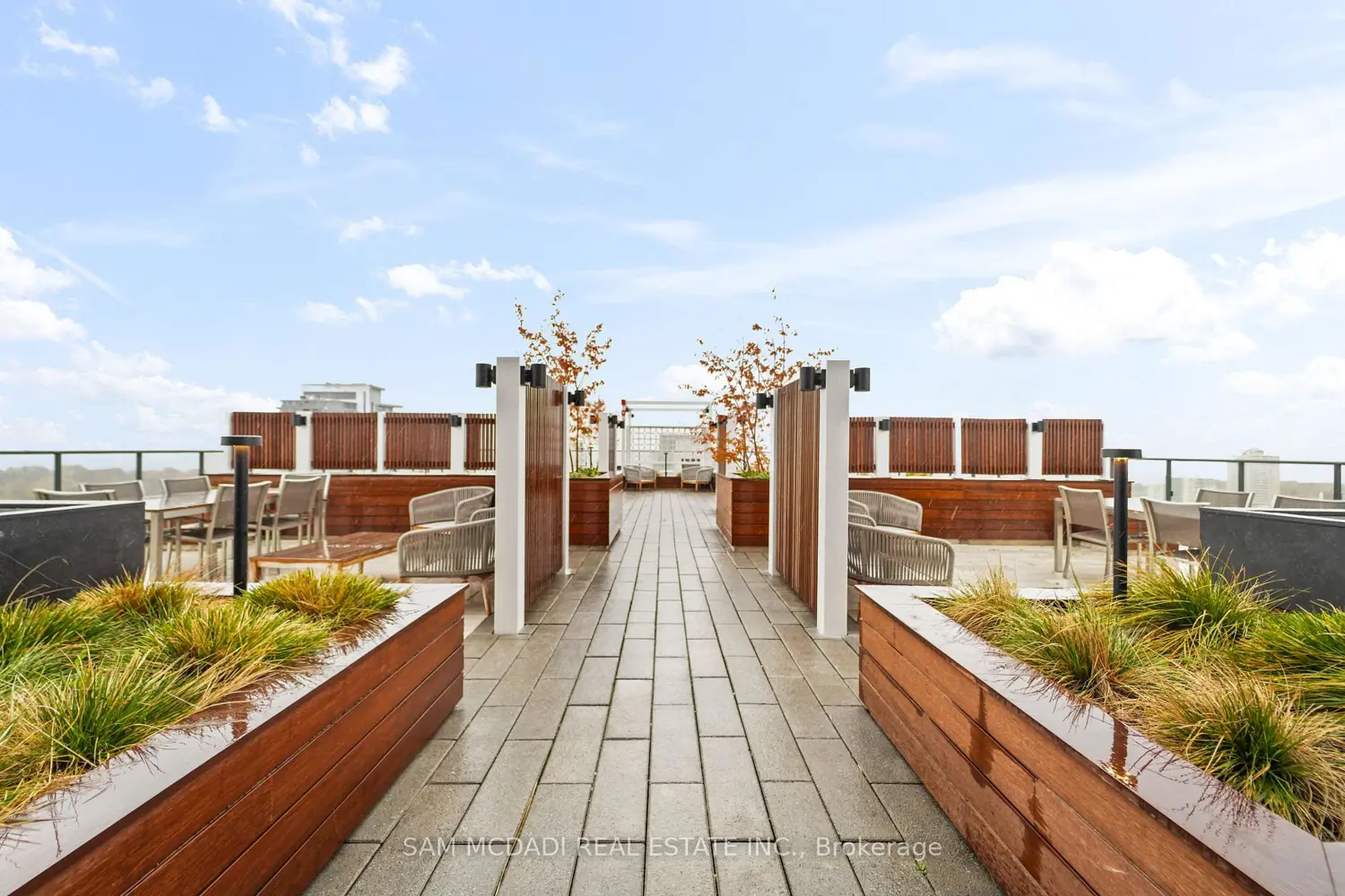 Additional image 19 of 28 Ann Street 813