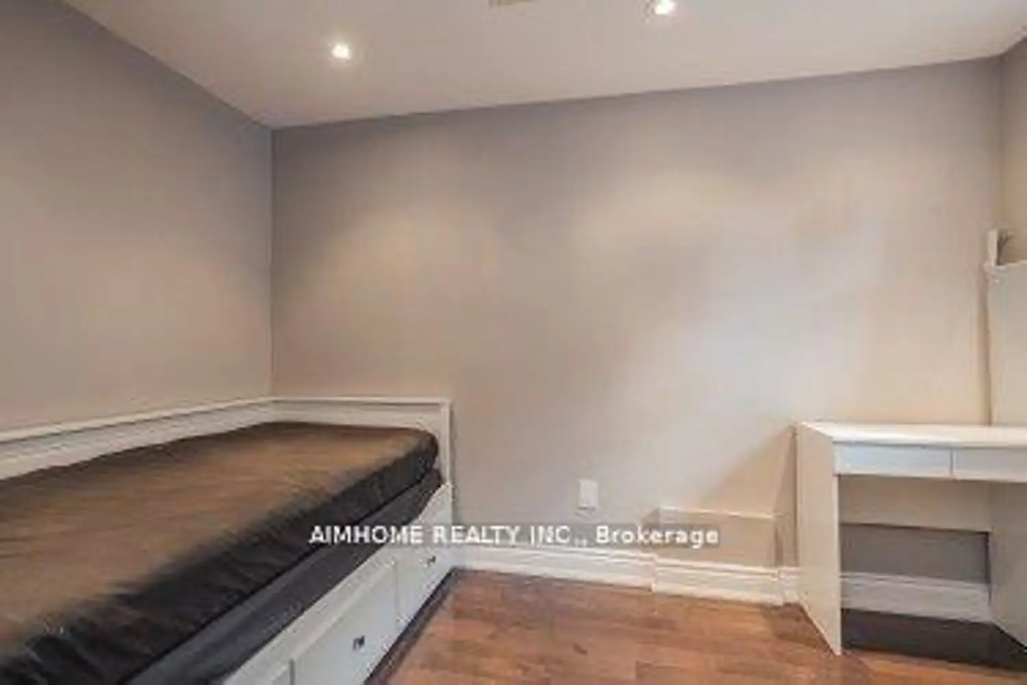 Additional image 18 of 360 R Dundas Street Th#2